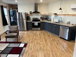 Pike Bay Apartment - Image 4